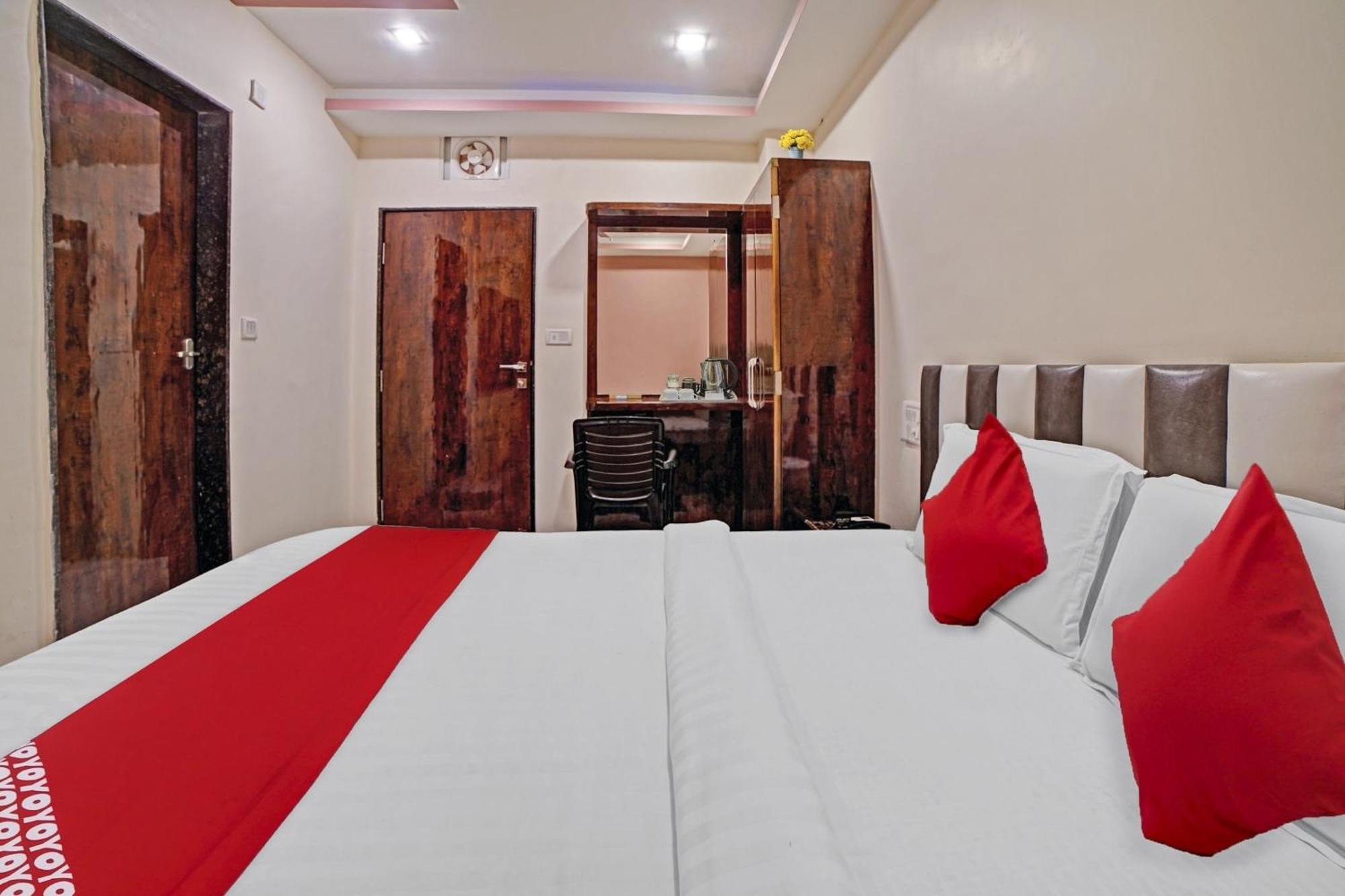 OYO 80612 Hotel Sandeep Rāipur Eksteriør billede