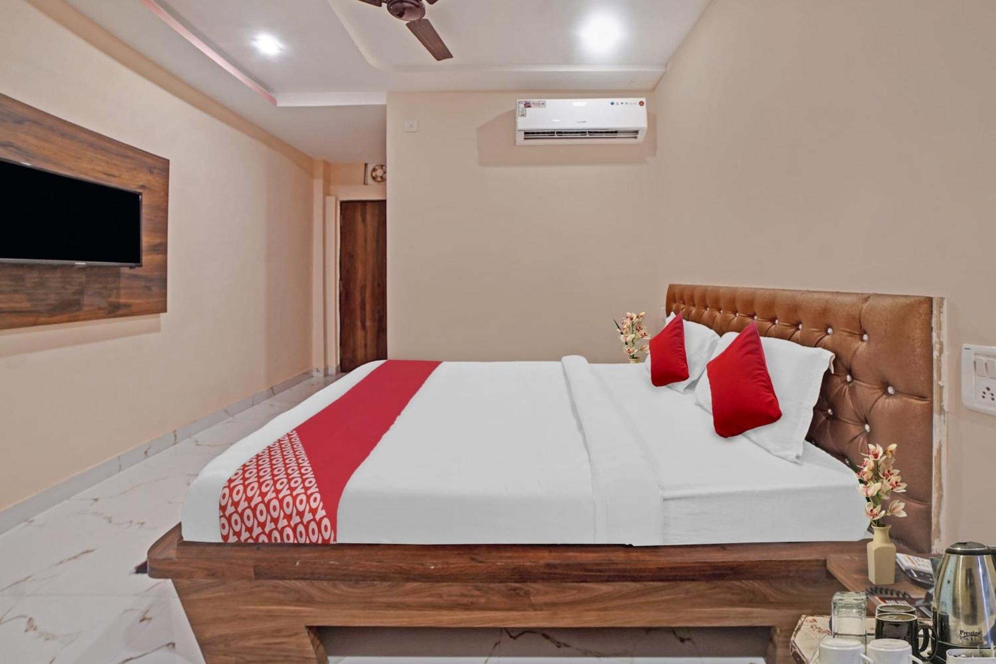 OYO 80612 Hotel Sandeep Rāipur Eksteriør billede